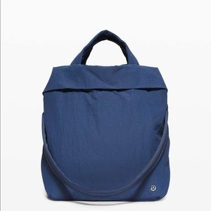 Lululemon On my level bag